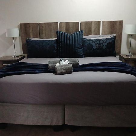 Blue Sparrow Guest House Миделбург Екстериор снимка