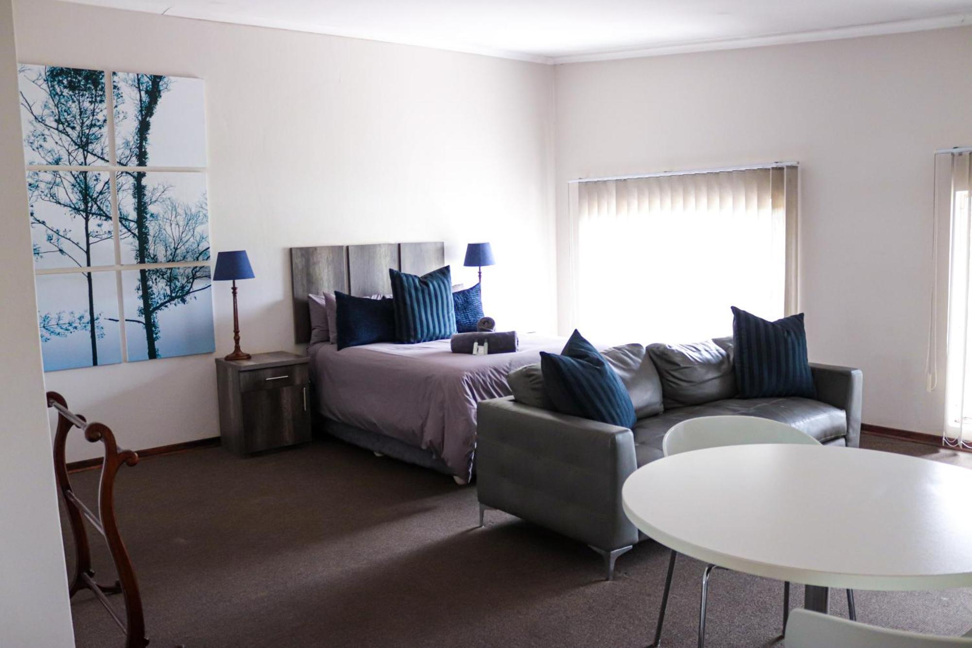Blue Sparrow Guest House Миделбург Екстериор снимка