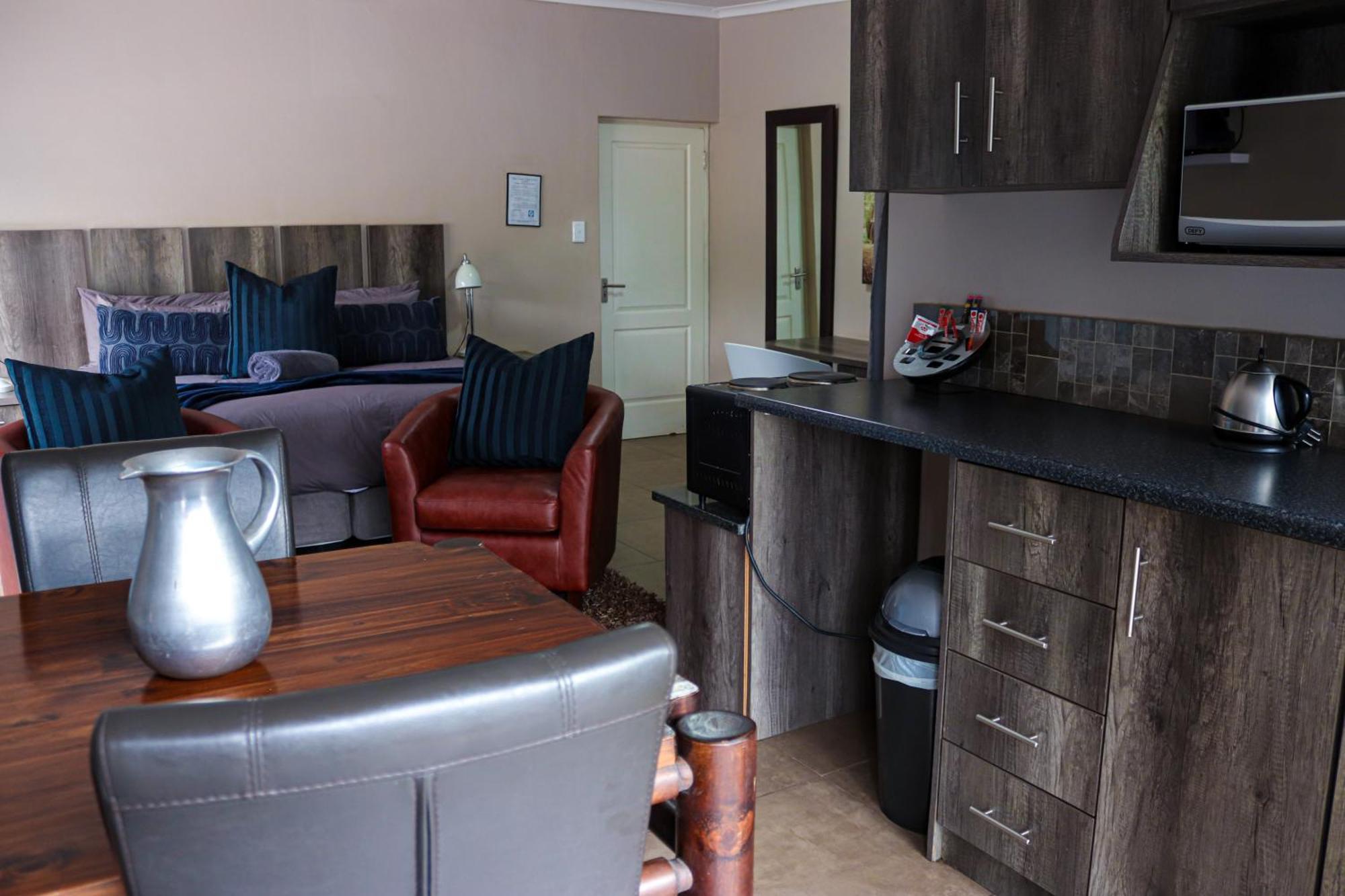 Blue Sparrow Guest House Миделбург Екстериор снимка