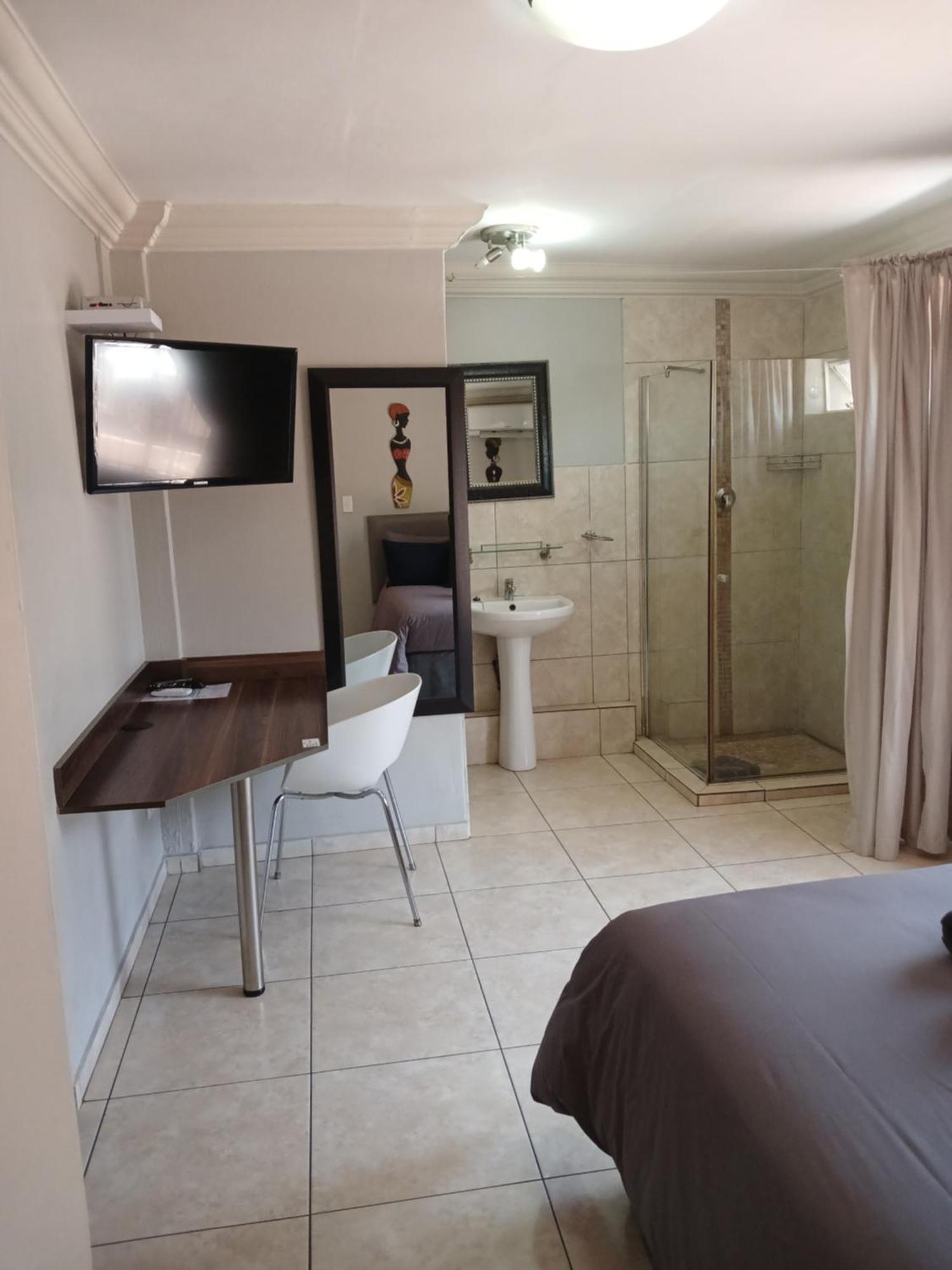 Blue Sparrow Guest House Миделбург Екстериор снимка