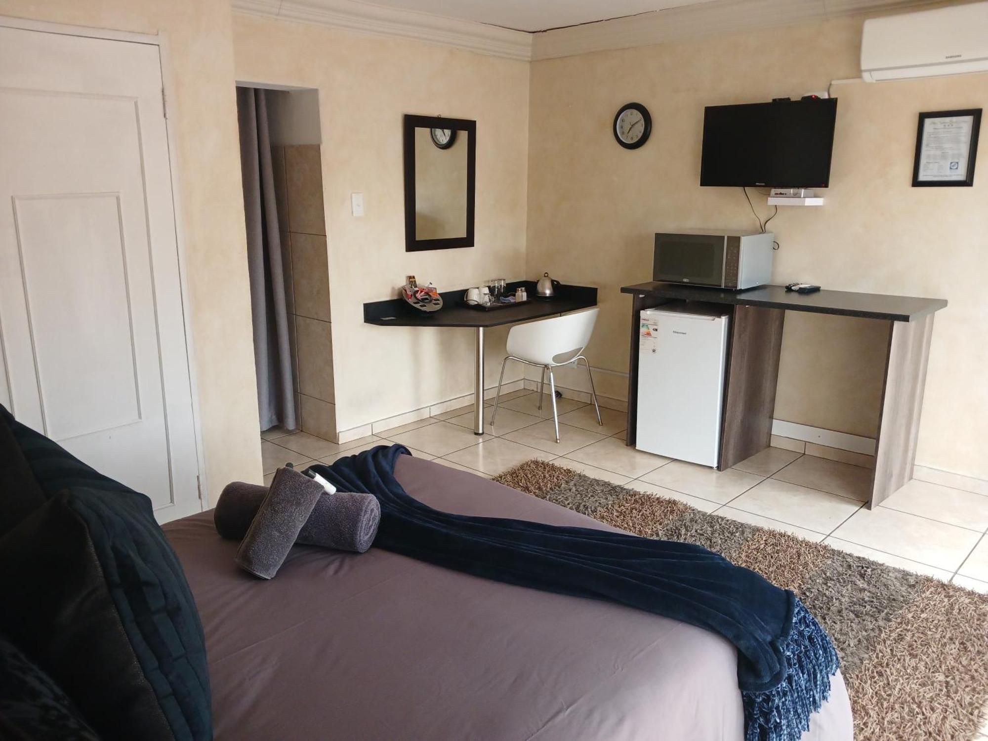 Blue Sparrow Guest House Миделбург Екстериор снимка