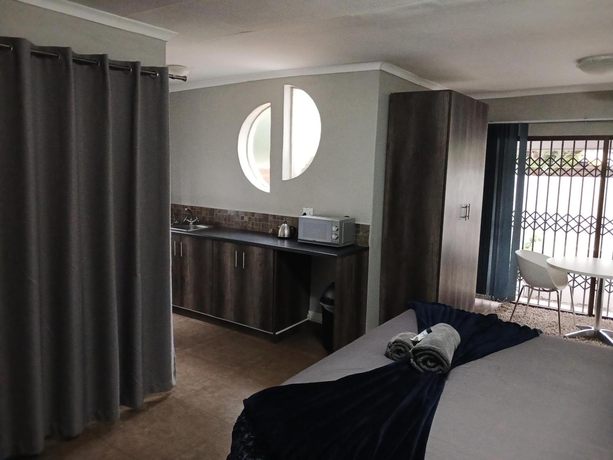 Blue Sparrow Guest House Миделбург Екстериор снимка